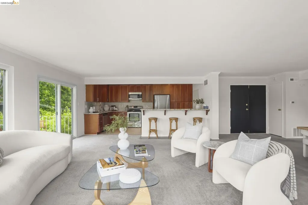 695 Mariposa Avenue Oakland CA 94610