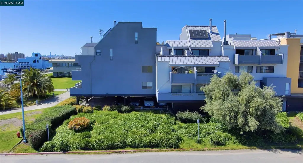 1 Embarcadero Oakland CA 94607