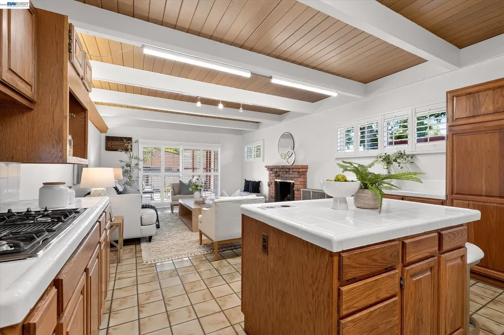 19131 Waverly Avenue San Lorenzo CA 94541