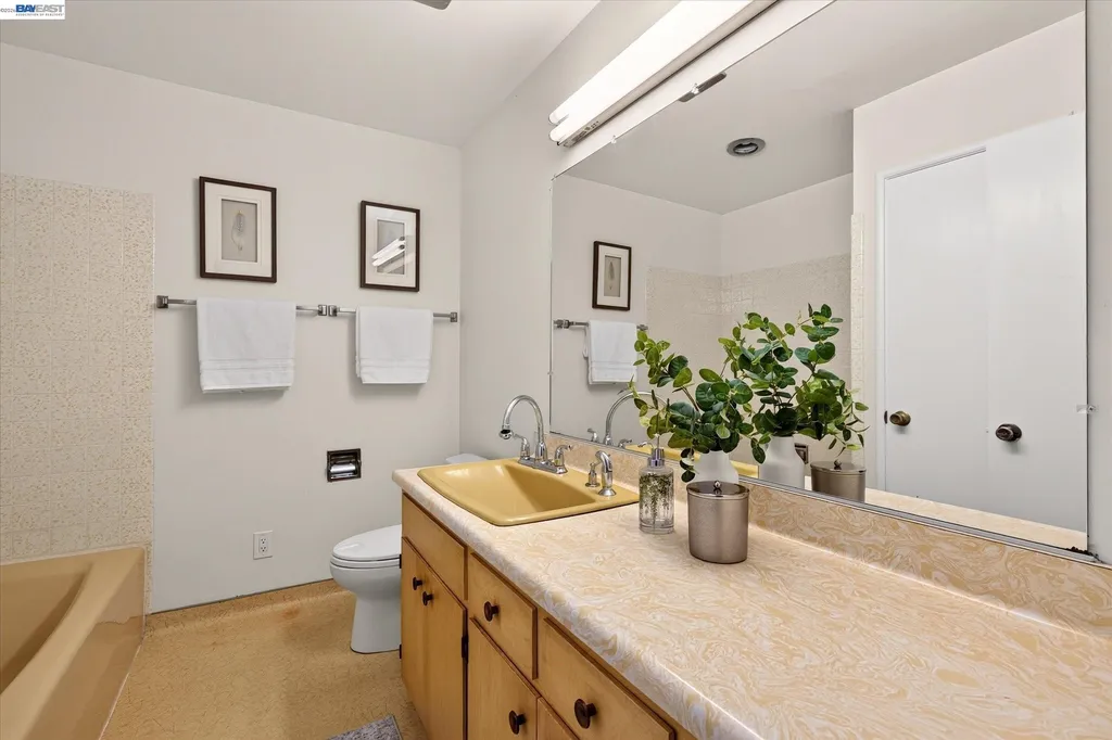 19131 Waverly Avenue San Lorenzo CA 94541