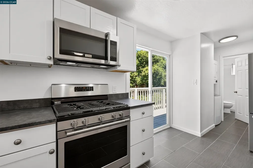 754 Alhambra Street Crockett CA 94525
