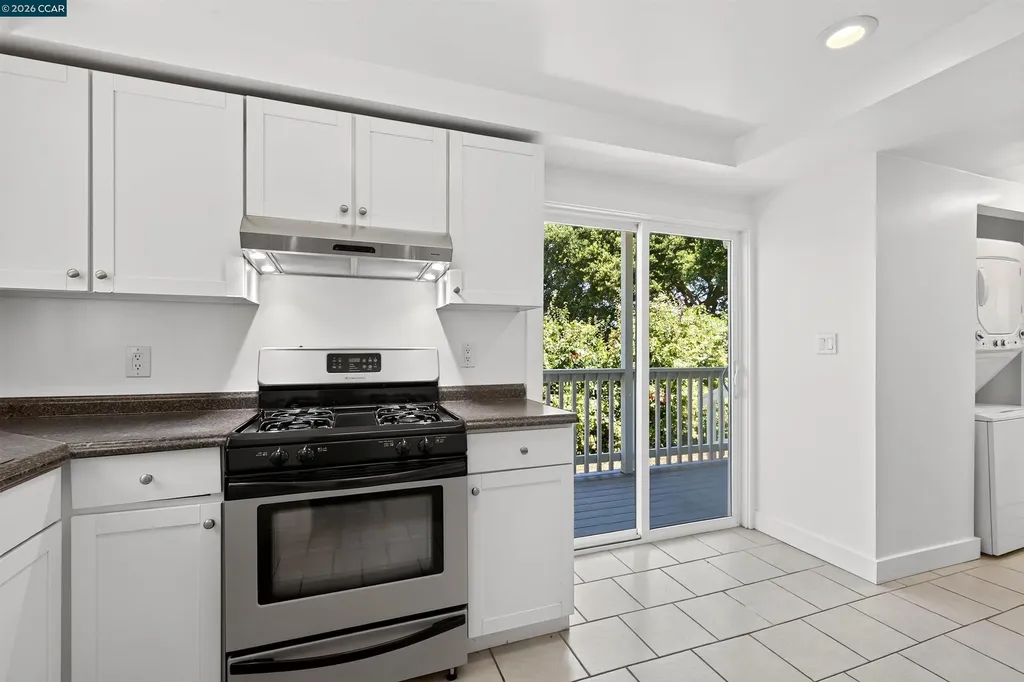 754 Alhambra Street Crockett CA 94525