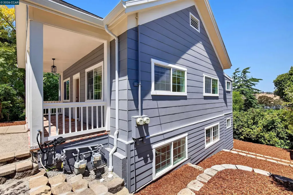 754 Alhambra Street Crockett CA 94525