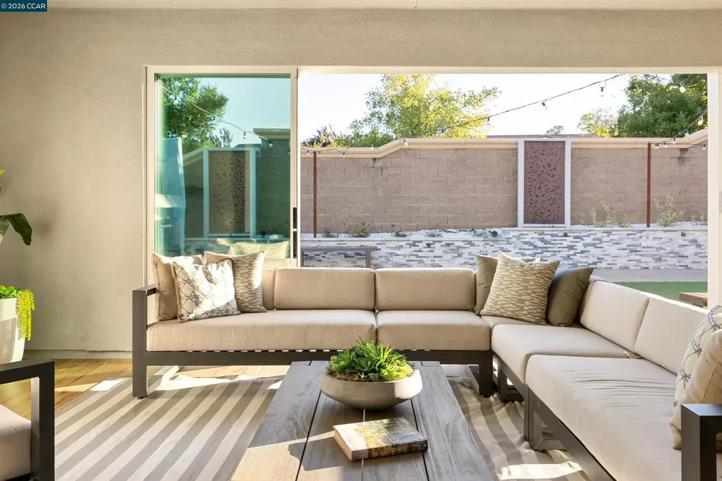 1993 Old Vine Place Brentwood CA 94513