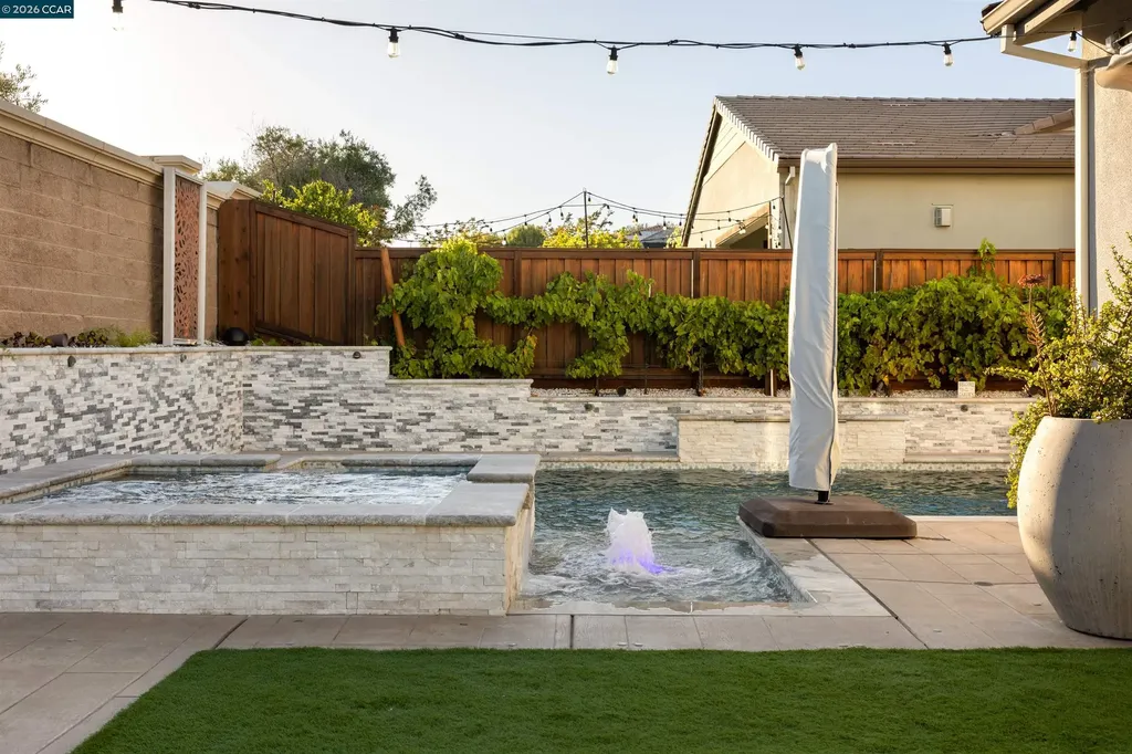 1993 Old Vine Place Brentwood CA 94513