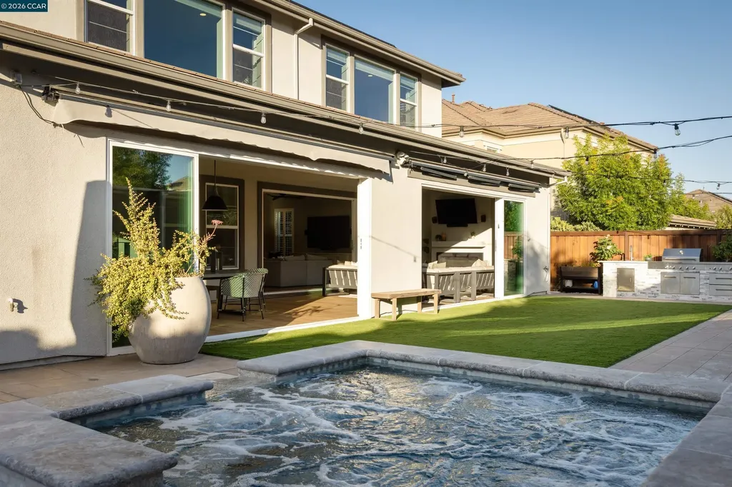 1993 Old Vine Place Brentwood CA 94513