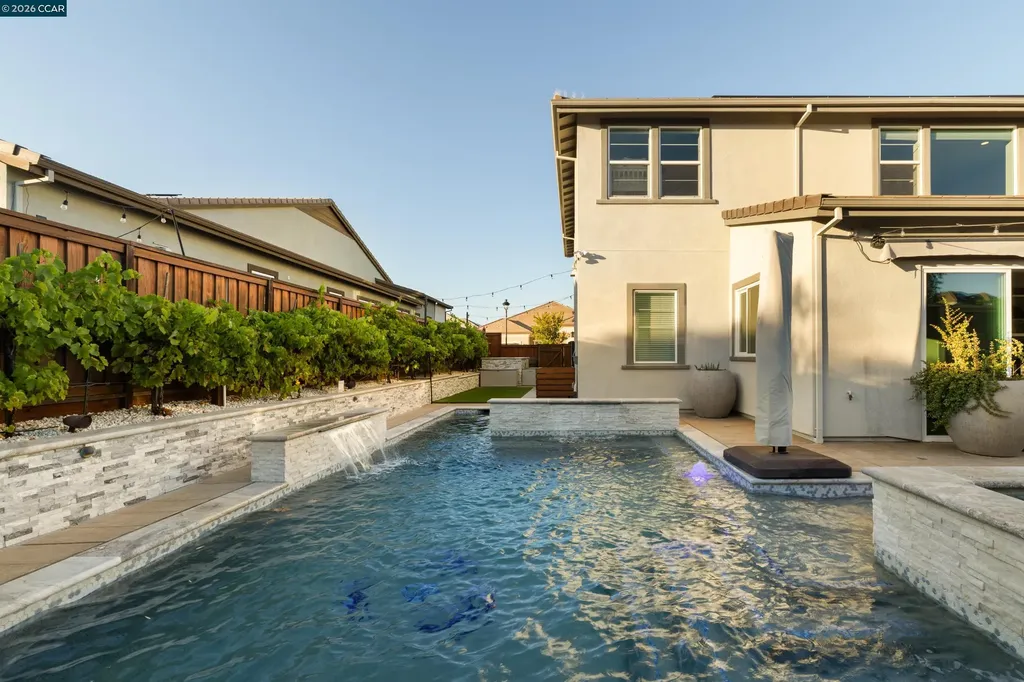 1993 Old Vine Place Brentwood CA 94513