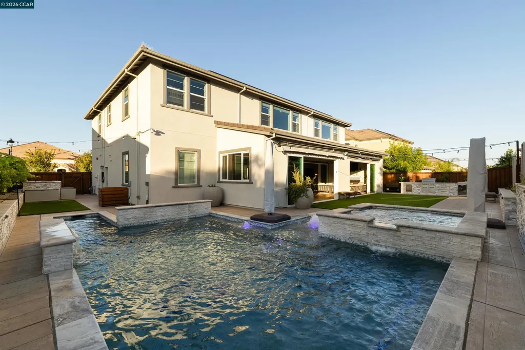 1993 Old Vine Place Brentwood CA 94513