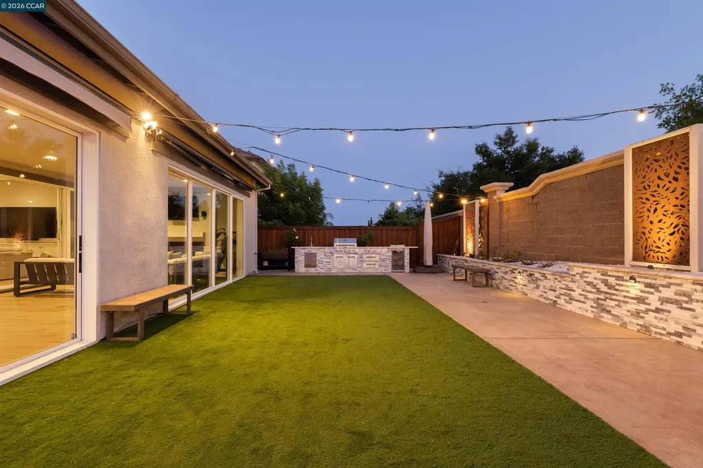 1993 Old Vine Place Brentwood CA 94513