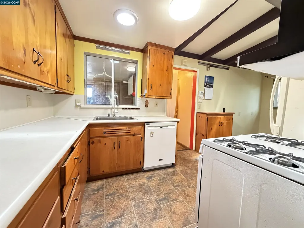 4072 Saint James Drive El Sobrante CA 94803