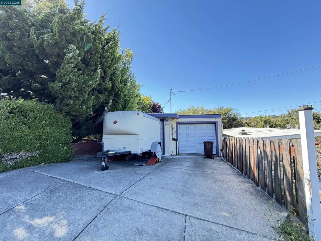 4072 Saint James Drive El Sobrante CA 94803