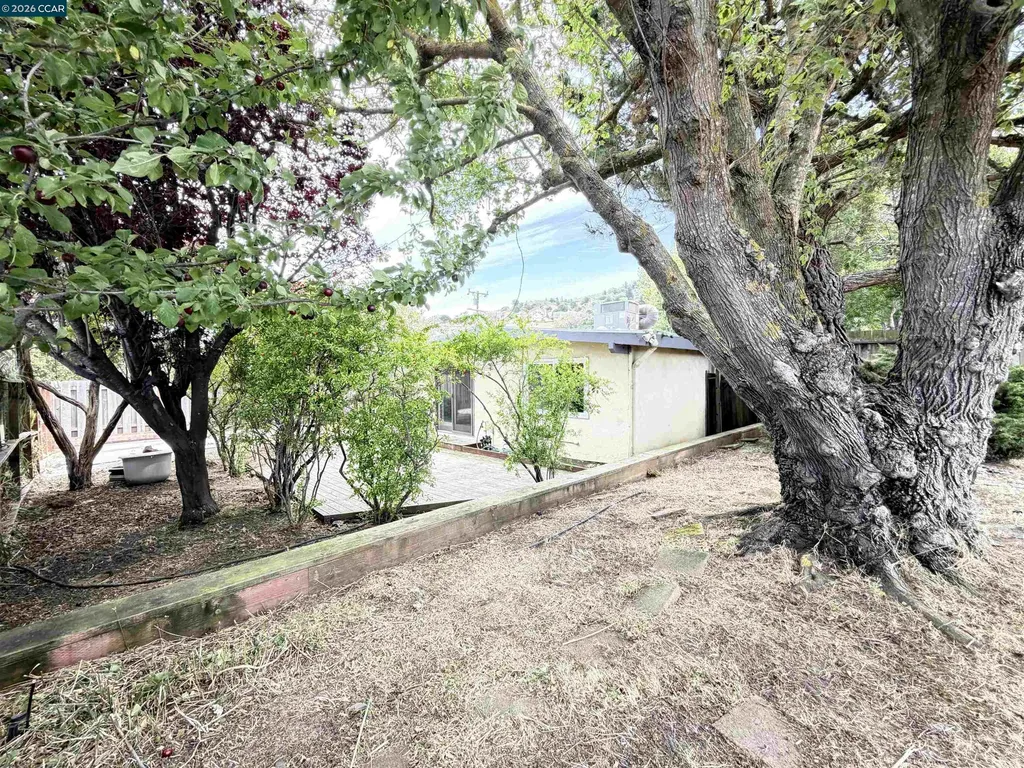 4072 Saint James Drive El Sobrante CA 94803