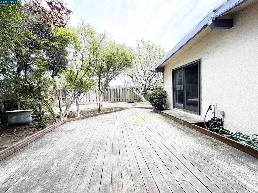4072 Saint James Drive El Sobrante CA 94803