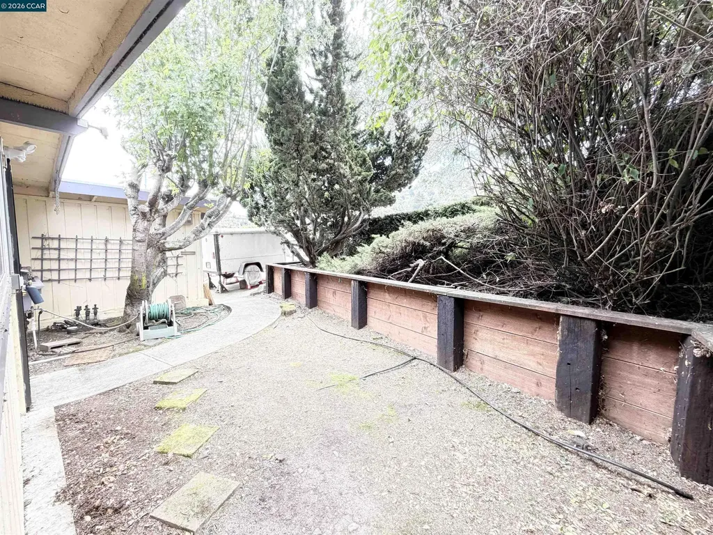 4072 Saint James Drive El Sobrante CA 94803