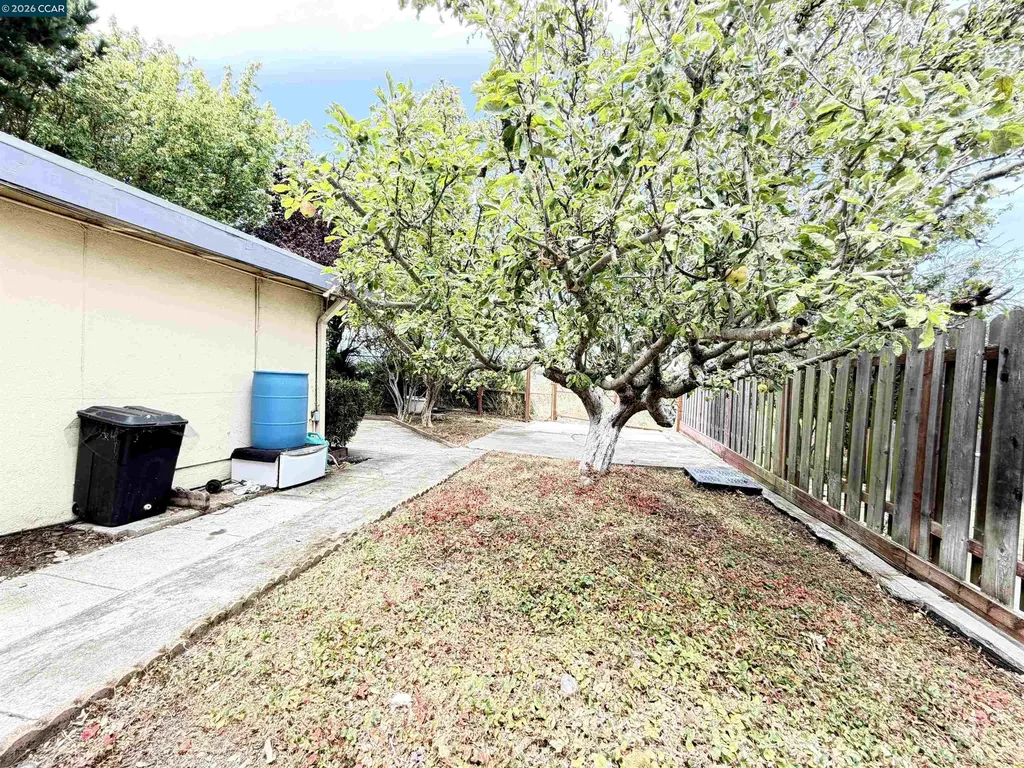 4072 Saint James Drive El Sobrante CA 94803