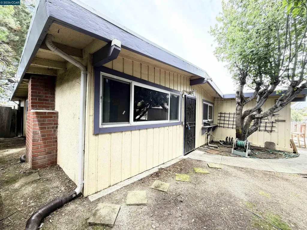 4072 Saint James Drive El Sobrante CA 94803