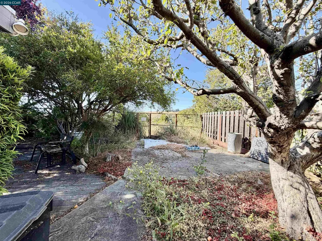 4072 Saint James Drive El Sobrante CA 94803