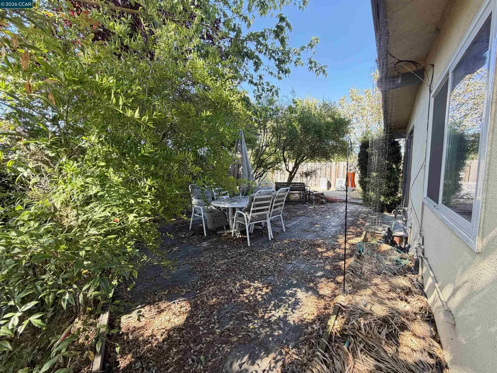 4072 Saint James Drive El Sobrante CA 94803