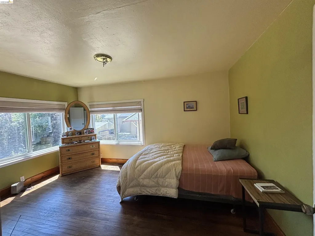 915 39th Street Oakland CA 94608