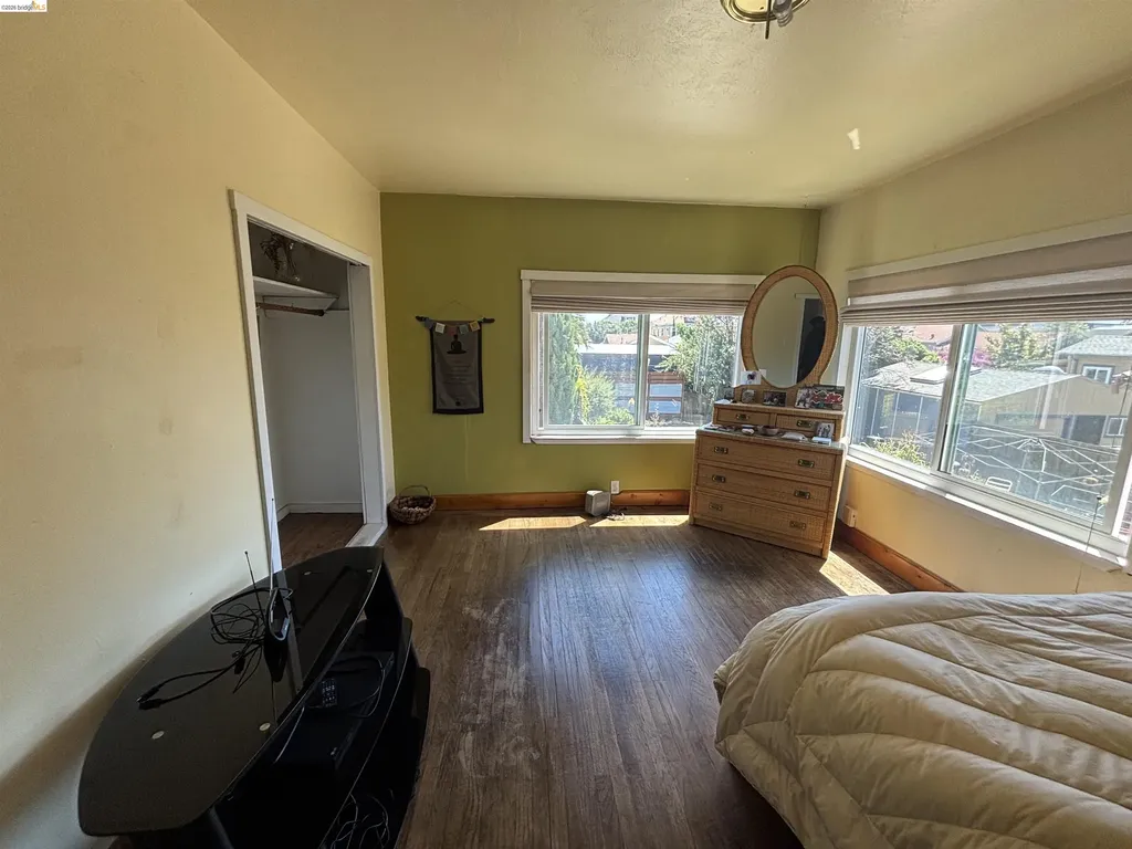 915 39th Street Oakland CA 94608