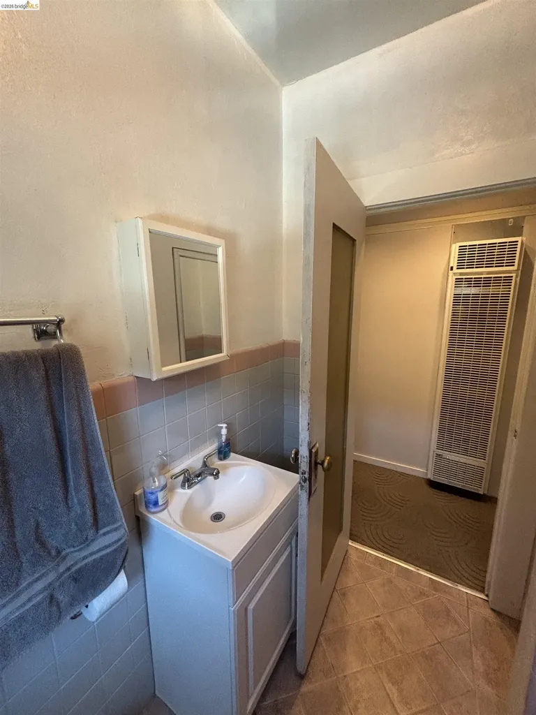915 39th Street Oakland CA 94608