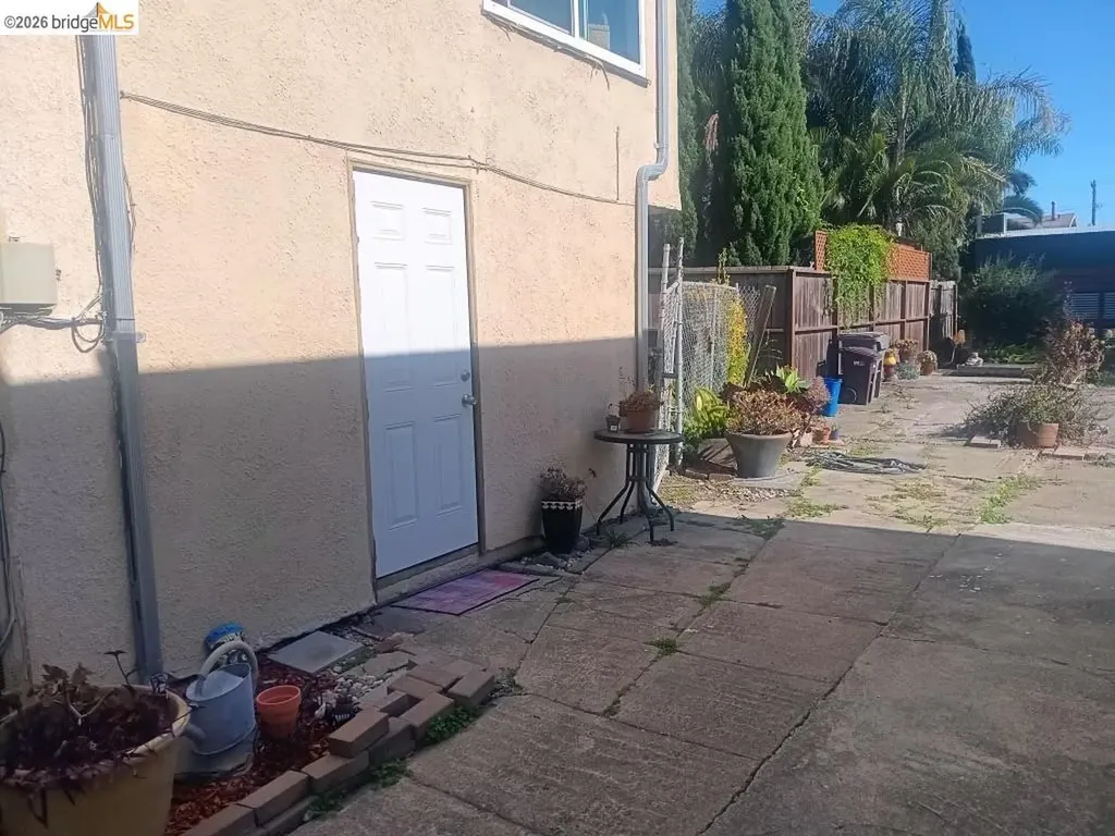 915 39th Street Oakland CA 94608