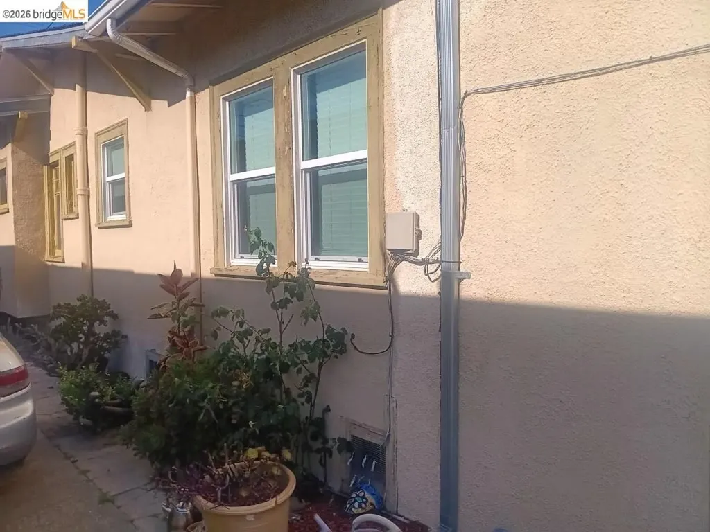 915 39th Street Oakland CA 94608