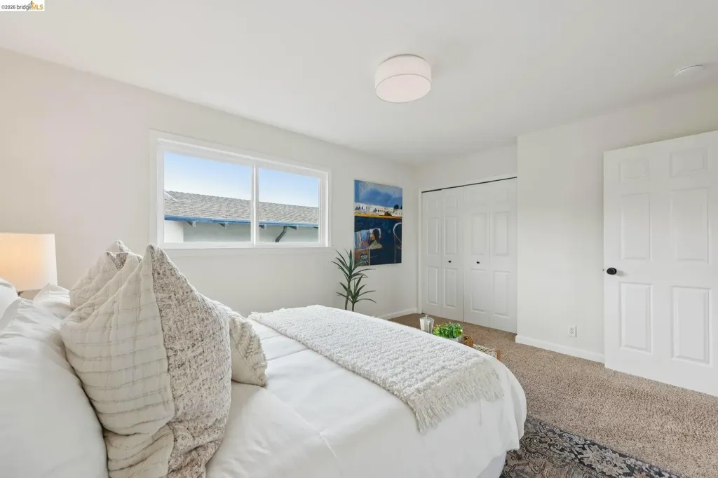 2207 Damuth Street Oakland CA 94602