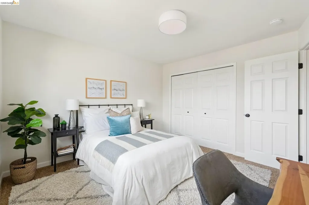 2207 Damuth Street Oakland CA 94602