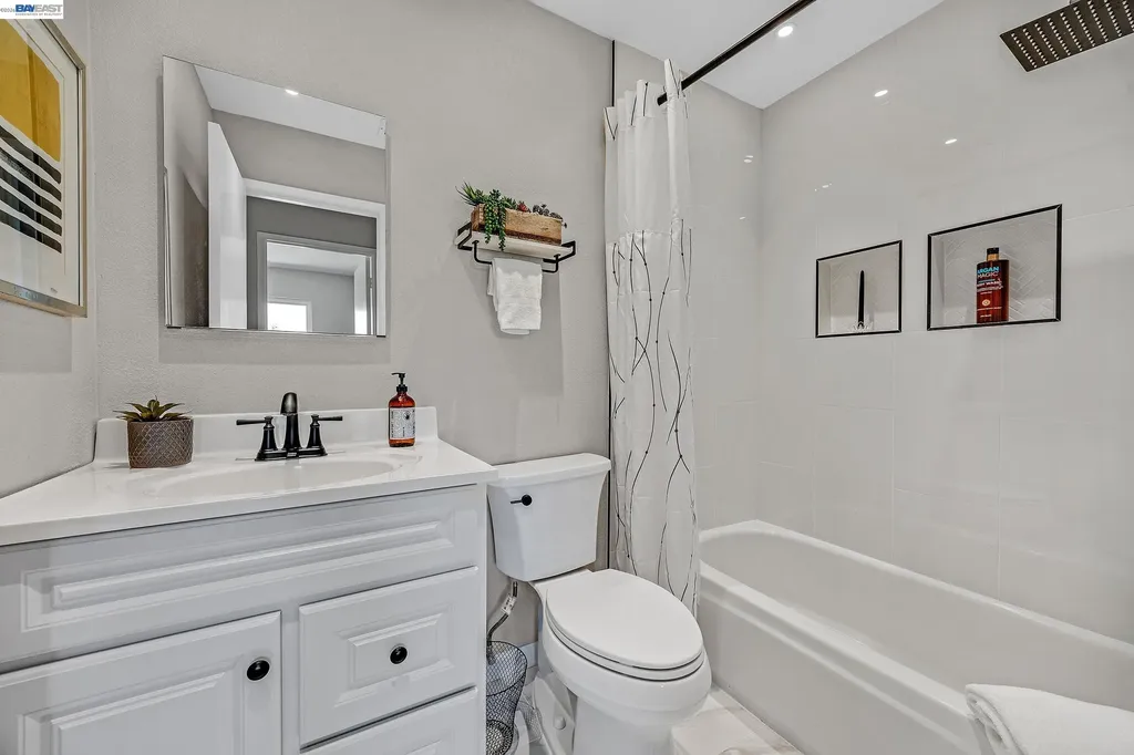 36671 Ponderosa Court Newark CA 94560