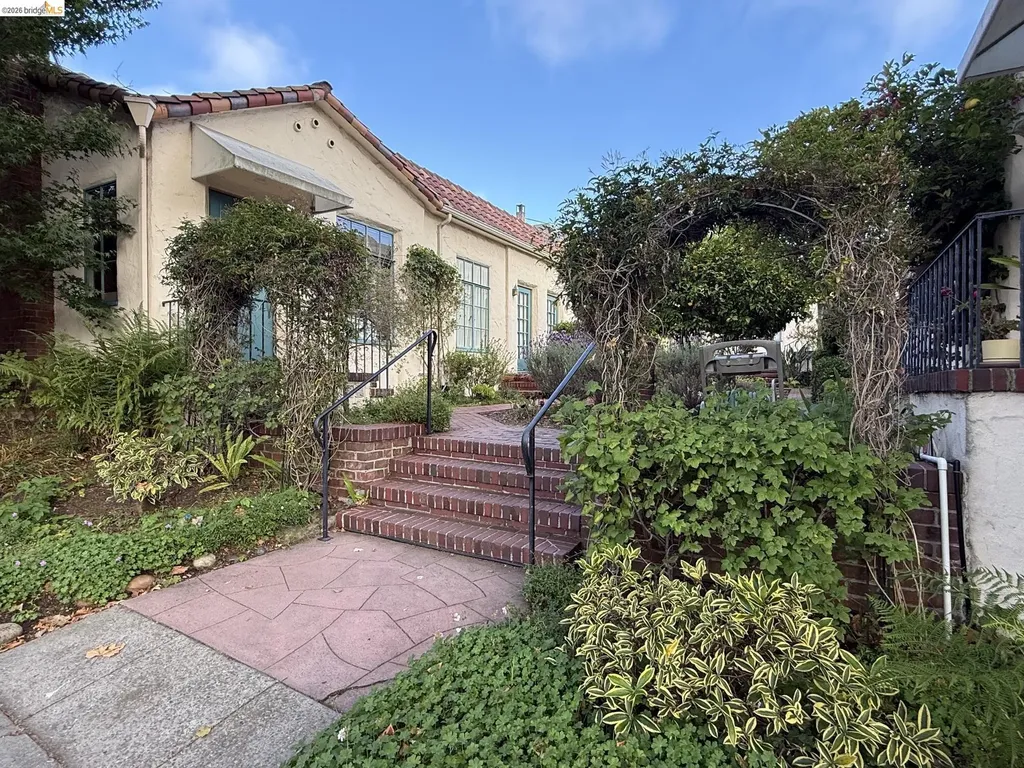 2444 Virginia Berkeley CA 94709