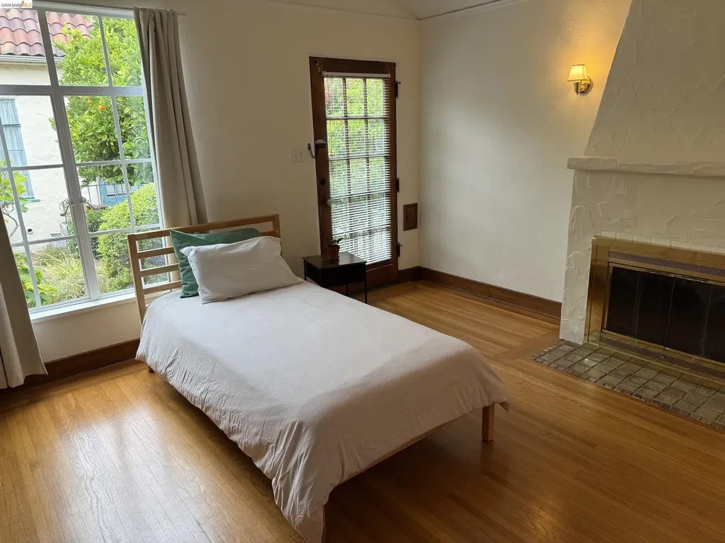 2444 Virginia Berkeley CA 94709