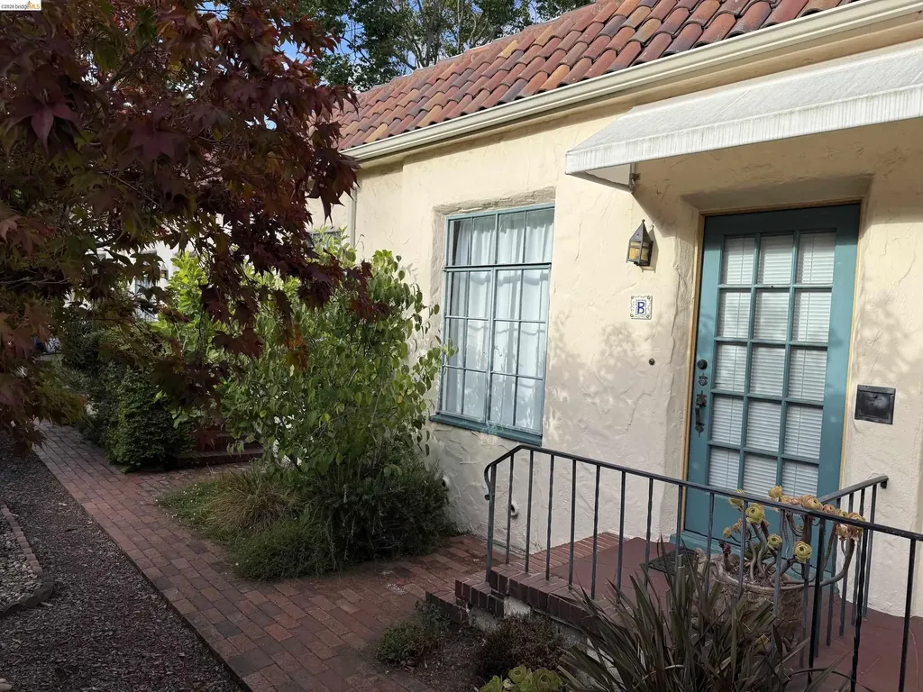 2444 Virginia Berkeley CA 94709