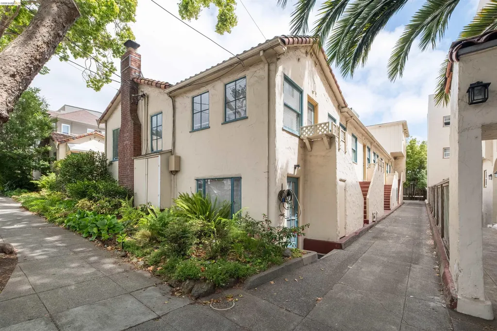 2444 Virginia Berkeley CA 94709