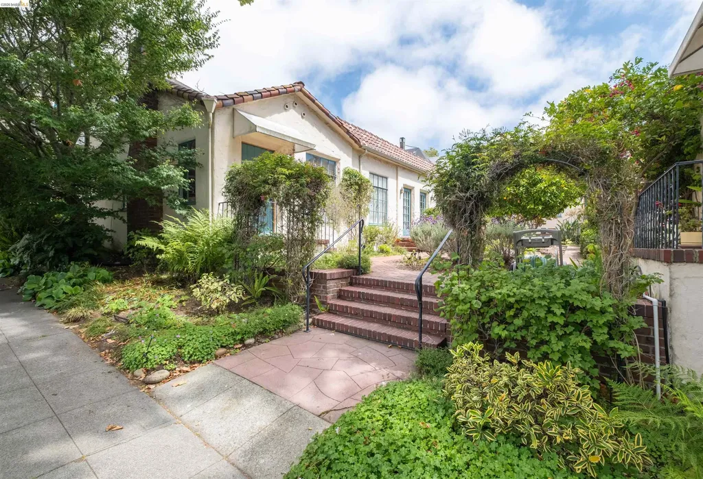 2444 Virginia Berkeley CA 94709