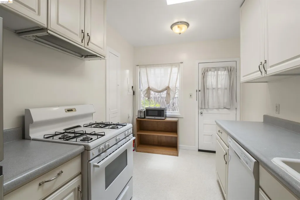 2444 Virginia Berkeley CA 94709