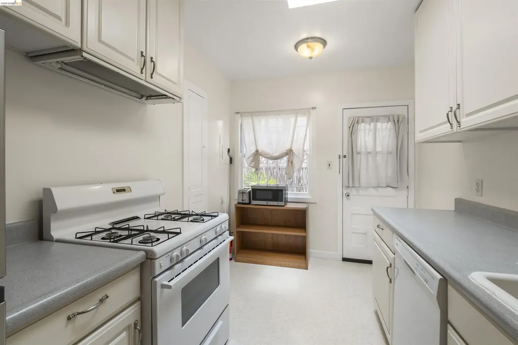 2444 Virginia Berkeley CA 94709
