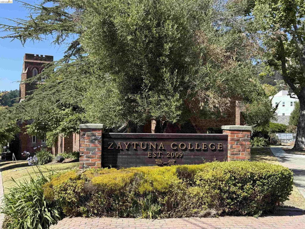 2444 Virginia Berkeley CA 94709