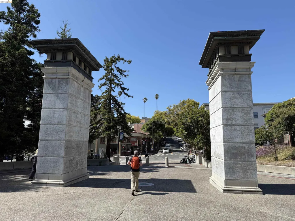 2444 Virginia Berkeley CA 94709