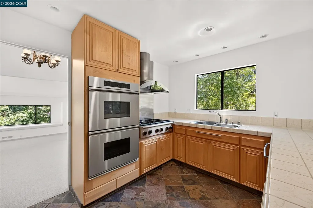 53 Sleepy Hollow Lane Orinda CA 94563