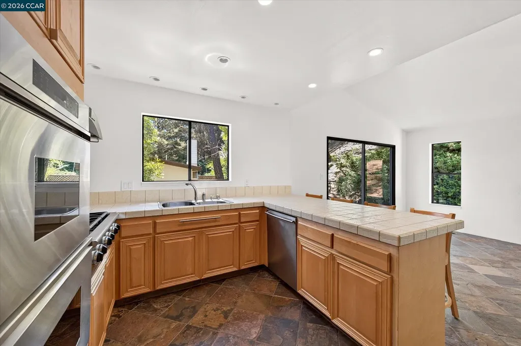53 Sleepy Hollow Lane Orinda CA 94563
