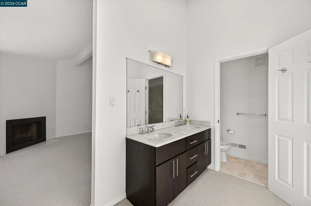 53 Sleepy Hollow Lane Orinda CA 94563