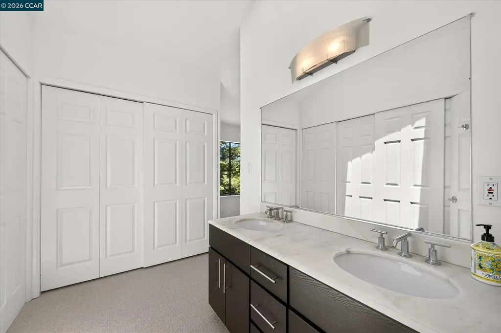 53 Sleepy Hollow Lane Orinda CA 94563