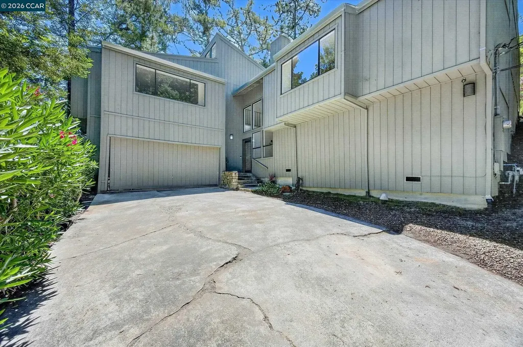 53 Sleepy Hollow Lane Orinda CA 94563