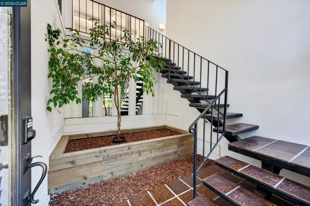 53 Sleepy Hollow Lane Orinda CA 94563