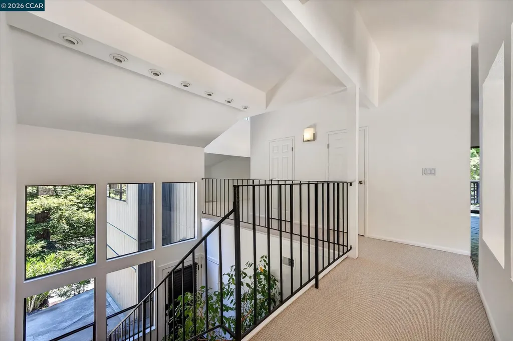 53 Sleepy Hollow Lane Orinda CA 94563