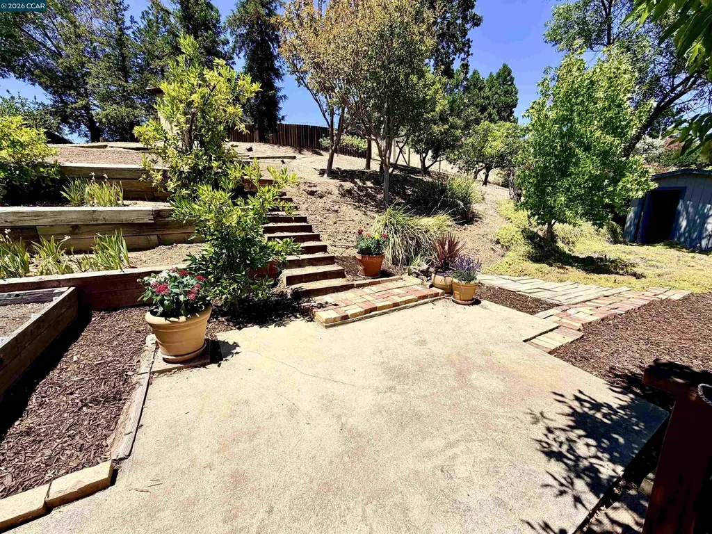 141 Donaleen Court Martinez CA 94553