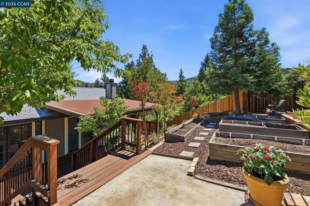 141 Donaleen Court Martinez CA 94553