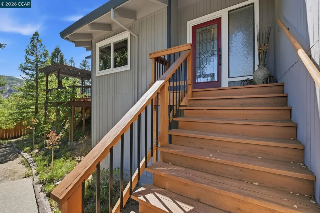 141 Donaleen Court Martinez CA 94553