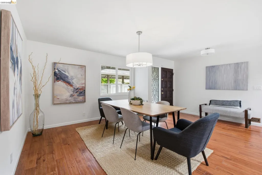 8170 Surrey Lane Oakland CA 94605